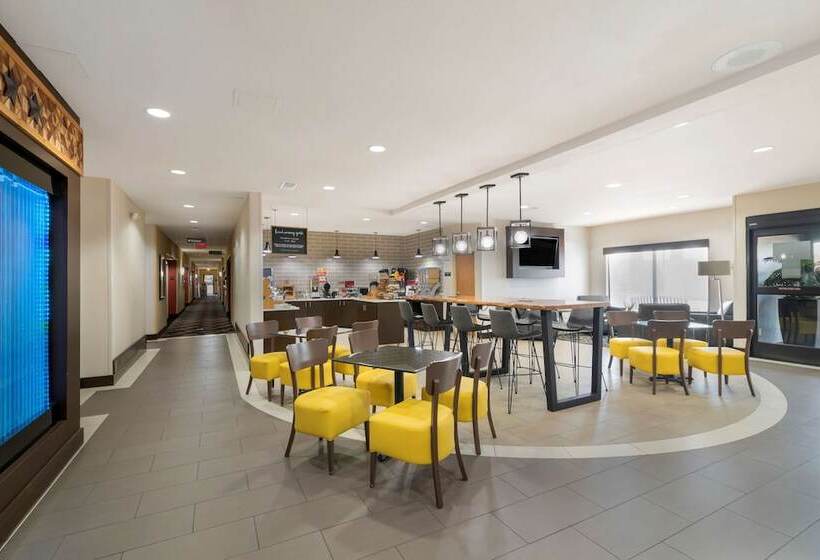 בית מלון כפרי Best Western Plus Denton Inn & Suites