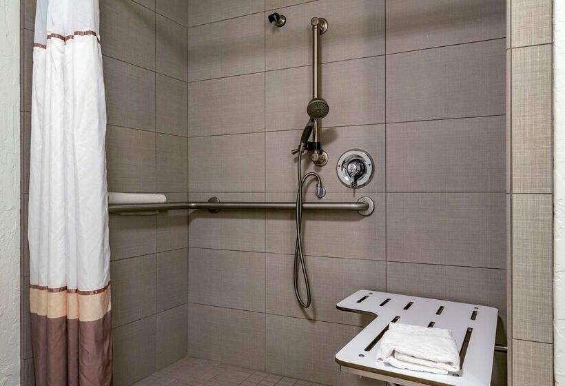 בית מלון כפרי Best Western Plus Hilltop Inn