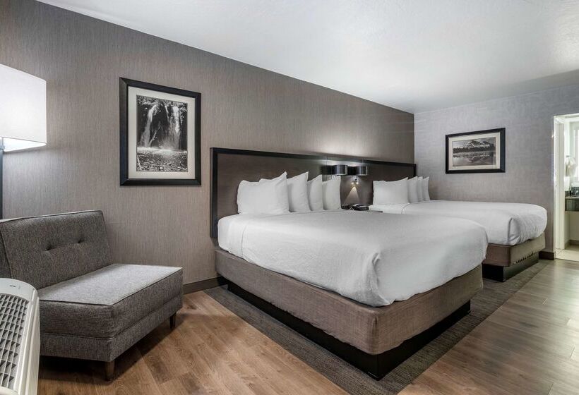 בית מלון כפרי Best Western Plus Hilltop Inn