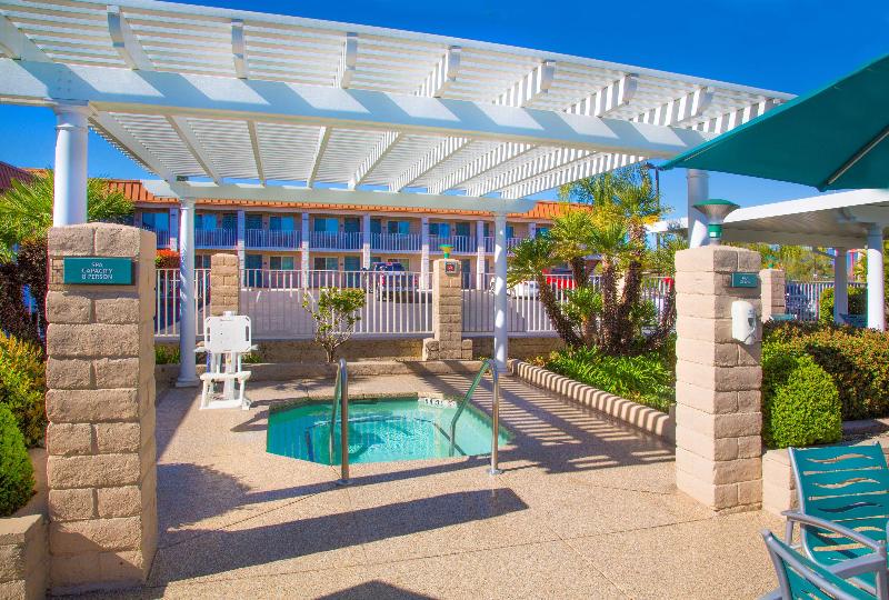 בית מלון כפרי Best Western Plus Hilltop Inn