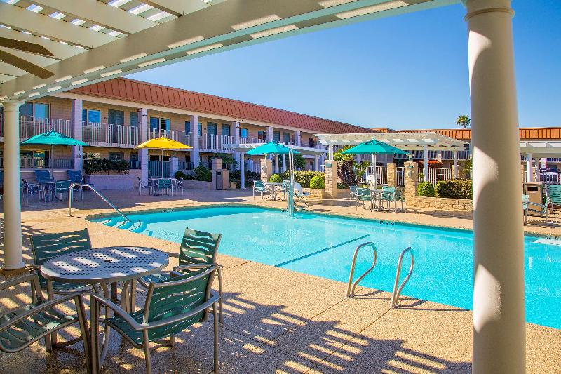בית מלון כפרי Best Western Plus Hilltop Inn