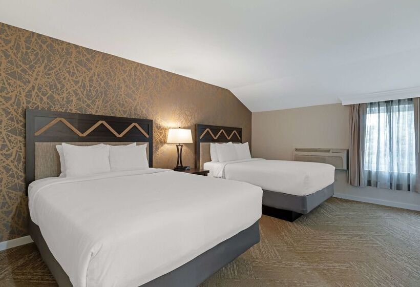 هتل Best Western Plus Inn At The Vines