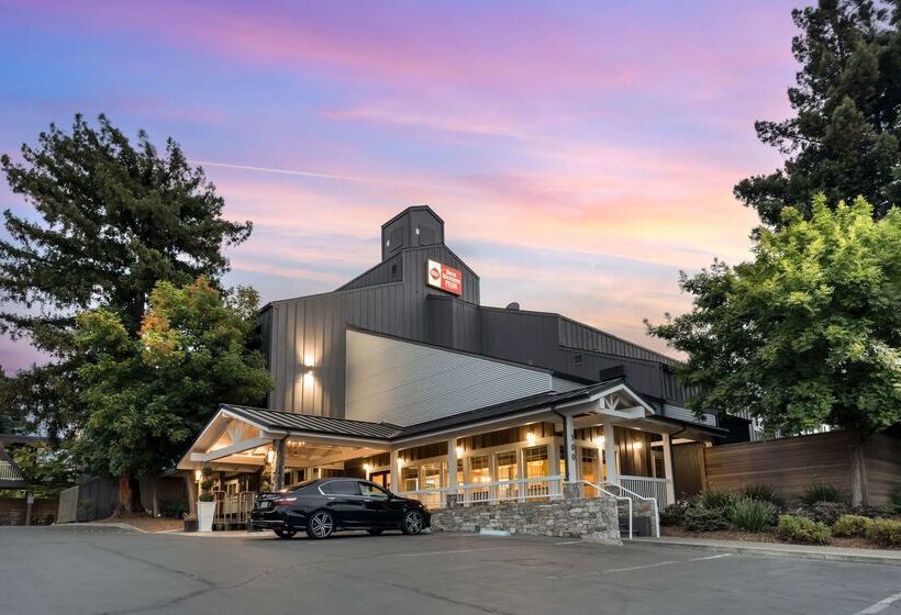 هتل Best Western Plus Inn At The Vines