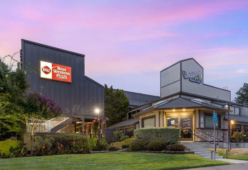 هتل Best Western Plus Inn At The Vines