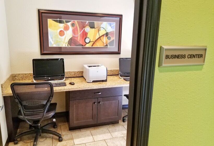 هتل Best Western Plus Inn At The Vines