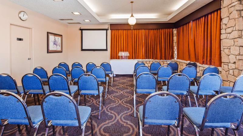 هتل Best Western Plus Kings Inn And Suites