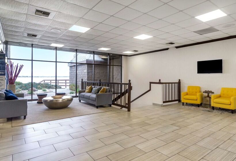 فندق Best Western Plus Lake Front