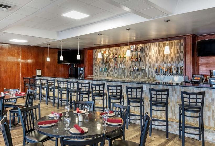 فندق Best Western Plus Lake Front