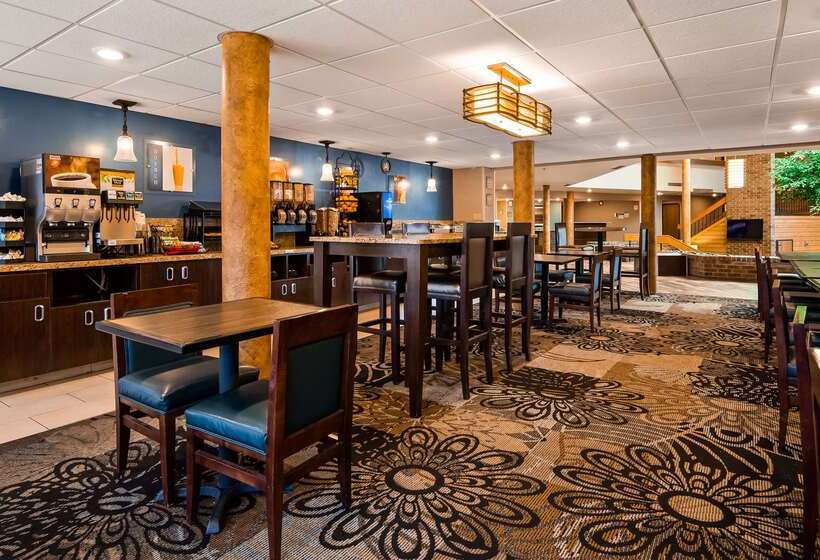 هتل Best Western Plus Landmark Inn
