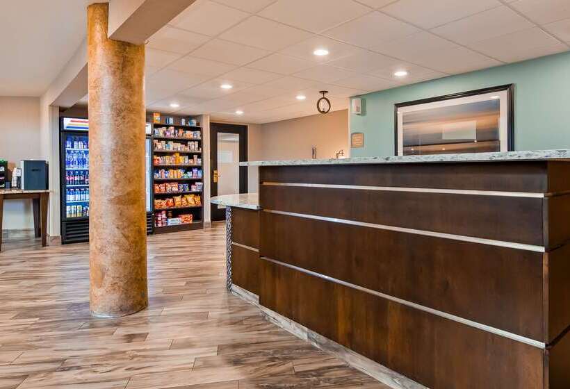 هتل Best Western Plus Landmark Inn