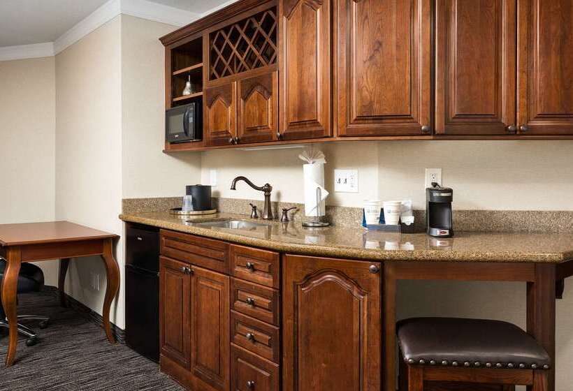 هتل Best Western Plus Landmark Inn