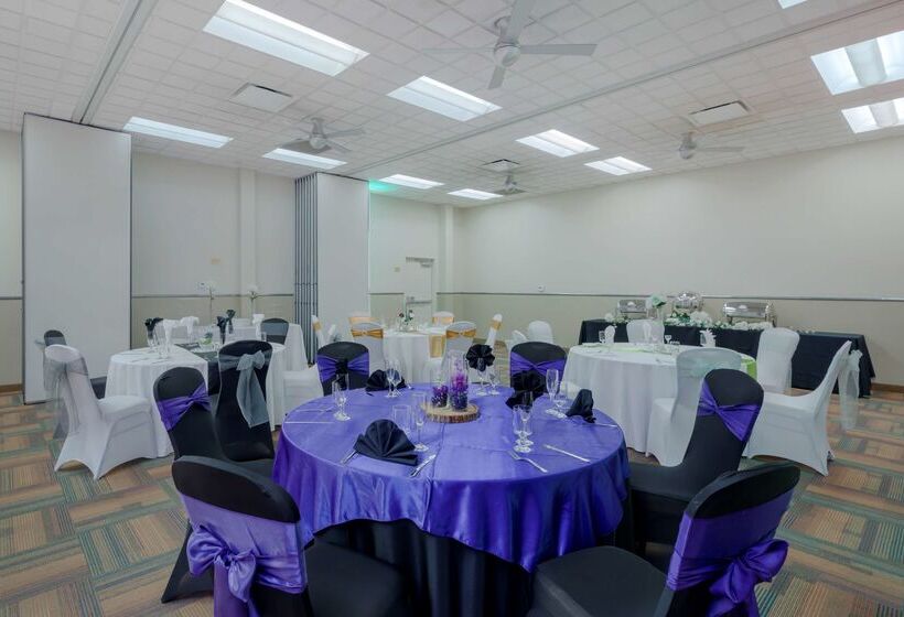 هتل Best Western Plus Loveland Inn