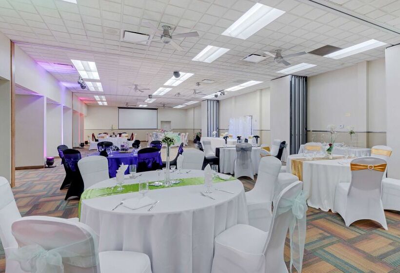 هتل Best Western Plus Loveland Inn