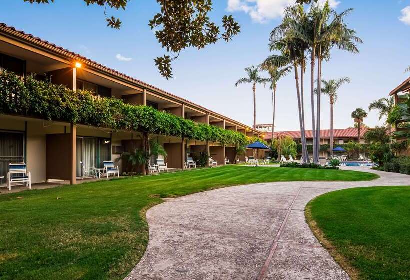 בית מלון כפרי Best Western Plus Pepper Tree Inn