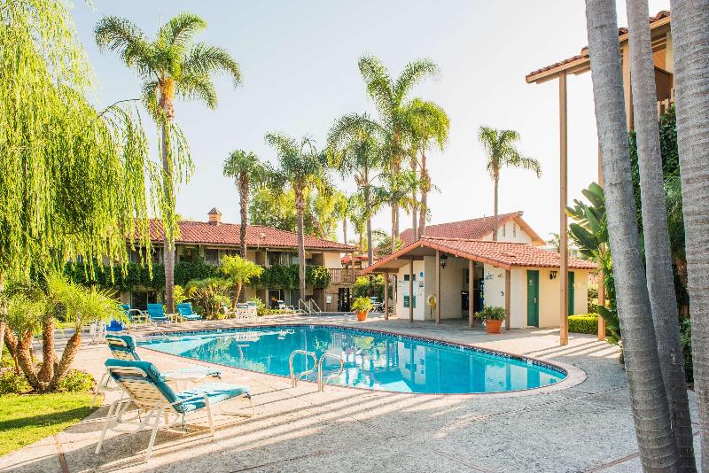 בית מלון כפרי Best Western Plus Pepper Tree Inn