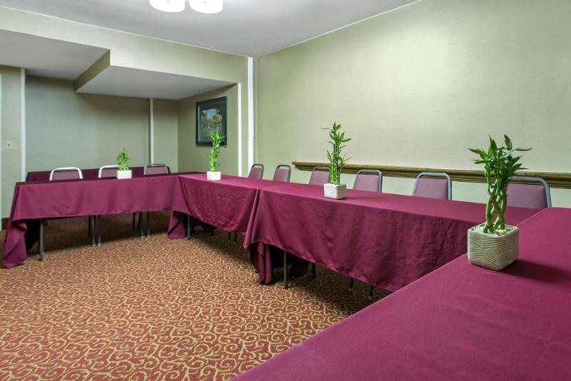 هتل Best Western Plus Raleigh Crabtree Valley