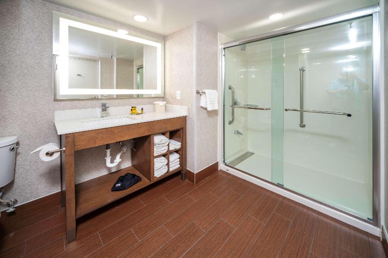 هتل Best Western Plus Raleigh Crabtree Valley