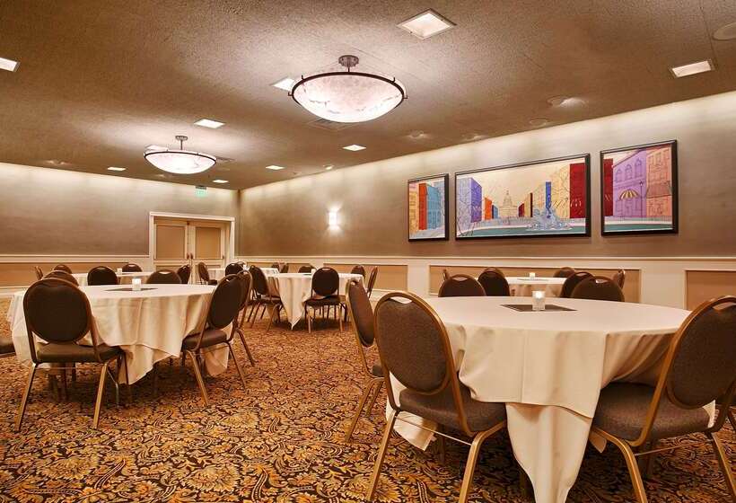 هتل Best Western Plus The Normandy Inn & Suites