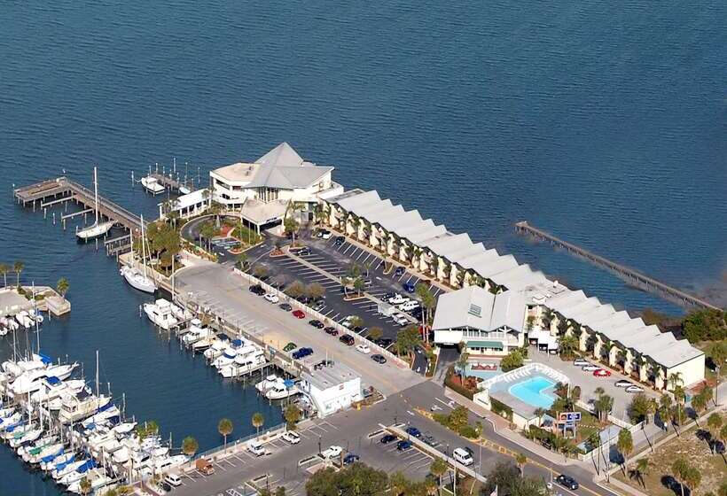 هتل Best Western Plus Yacht Harbor Inn