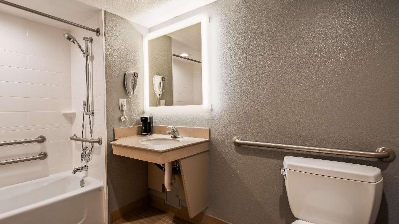 هتل Best Western Yacht Harbor