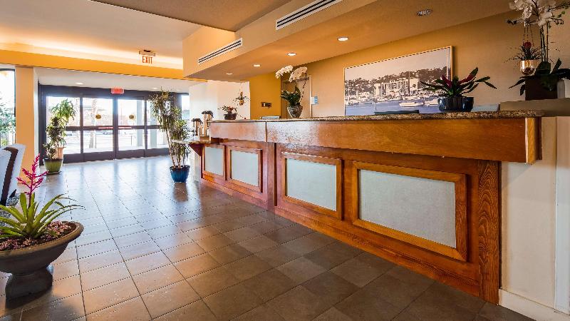 هتل Best Western Yacht Harbor