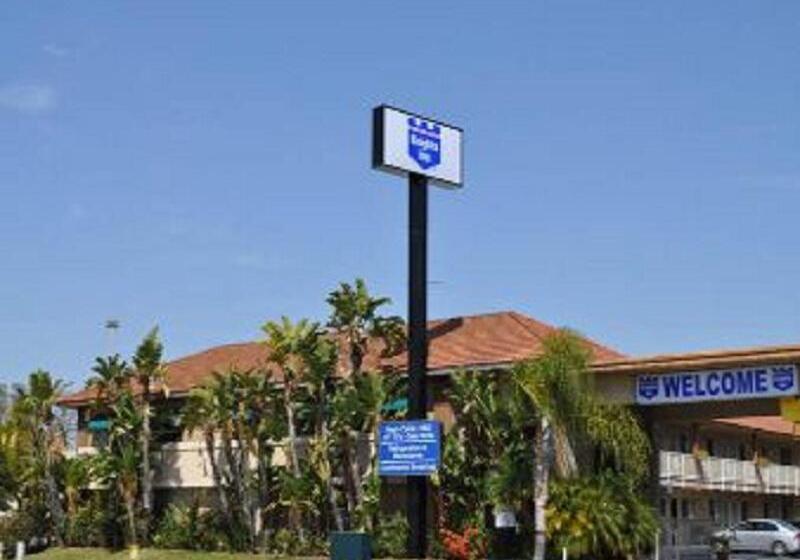 هتل Buena Park Inn