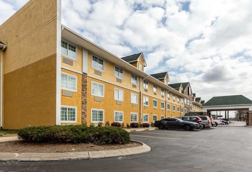 Отель Comfort Inn & Suites Nashville Near Tanger Outlets I 24 Antioch
