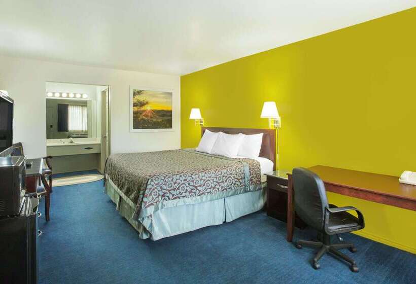 Отель Days Inn By Wyndham Delta