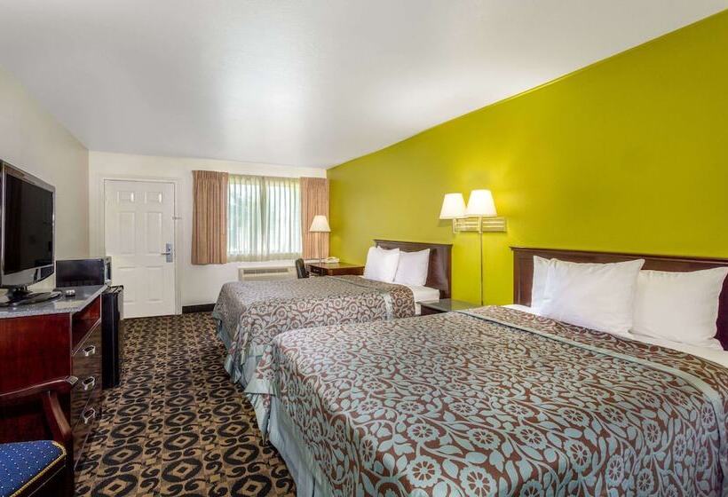 فندق Days Inn By Wyndham Delta