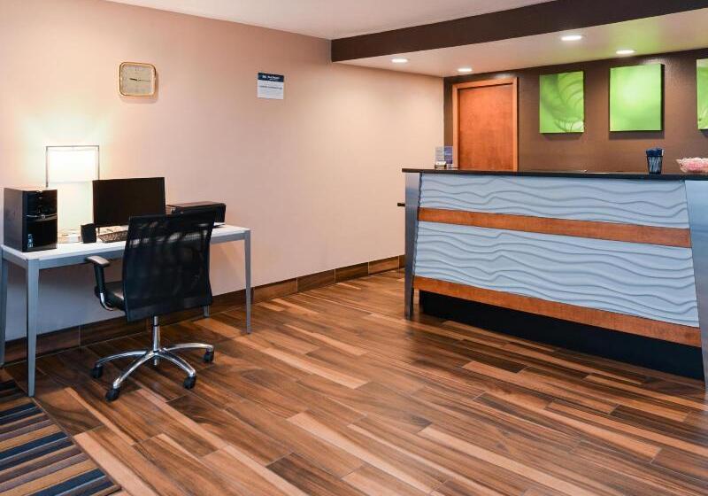 호텔 Days Inn By Wyndham Wauseon