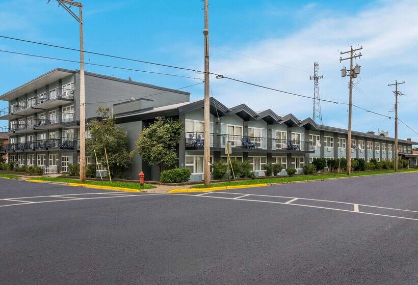 هتل Clarion Pointe Rhinelander Downtown