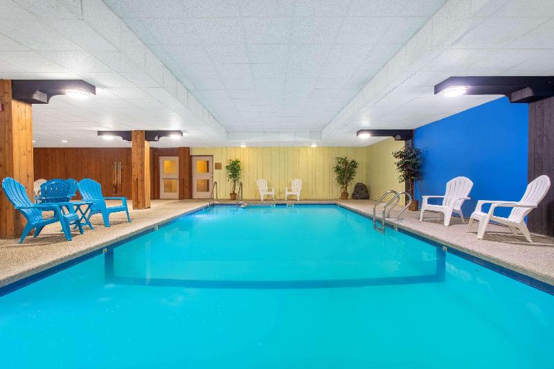 هتل Clarion Pointe Rhinelander Downtown