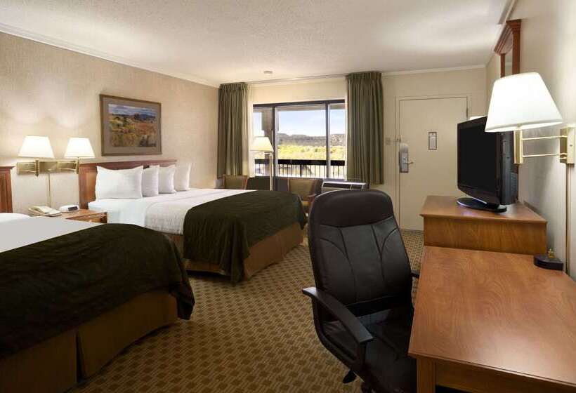 Отель Days Inn & Suites By Wyndham Trinidad