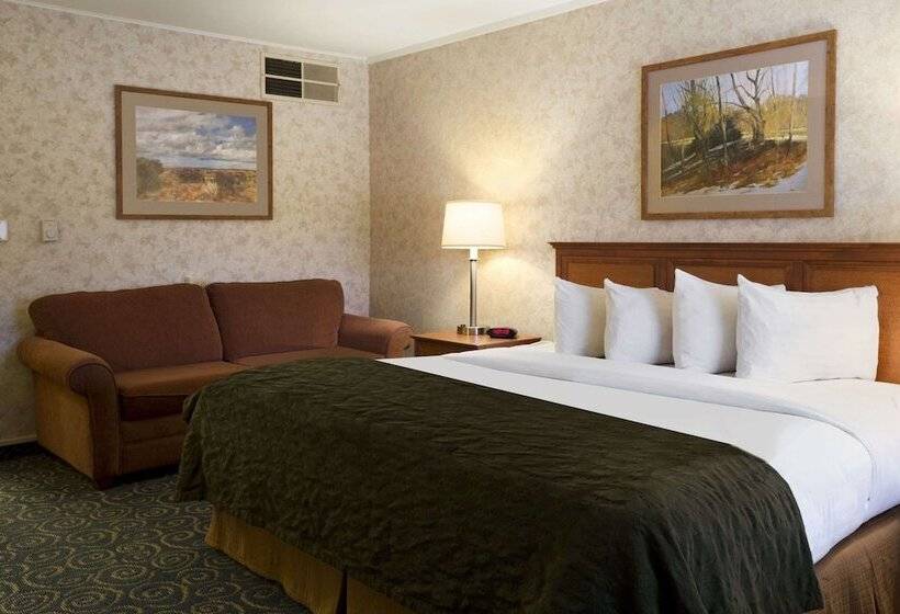 Отель Days Inn & Suites By Wyndham Trinidad