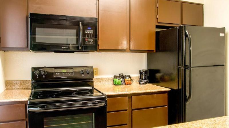 هتل Deluxe Inn San Antonio