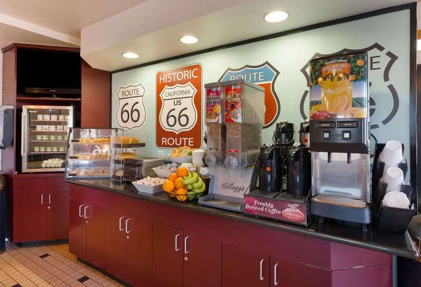 בית מלון כפרי Econo Lodge Flagstaff Route 66