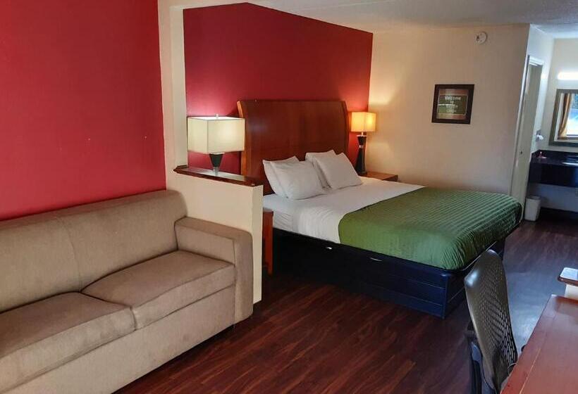 هتل Econo Lodge Inn & Suites