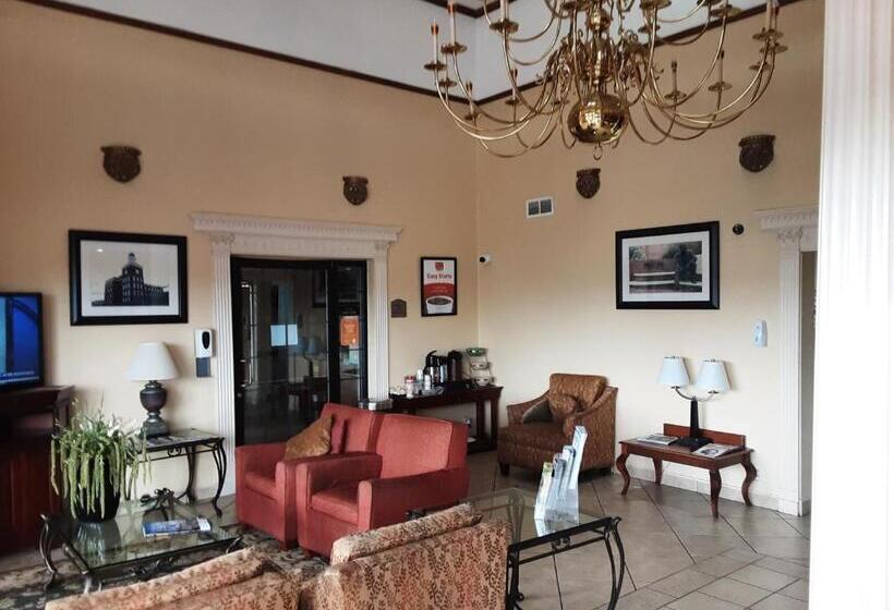 هتل Econo Lodge Inn & Suites