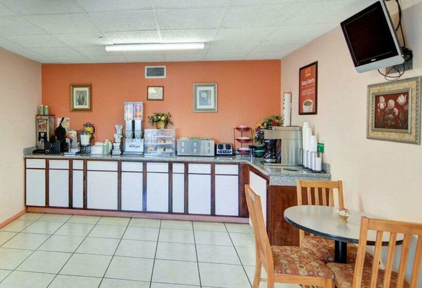 فندق Econo Lodge Marshall