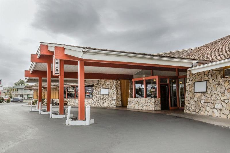هتل Econo Lodge Near Reno Sparks Convention Center