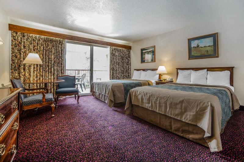 هتل Econo Lodge Near Reno Sparks Convention Center