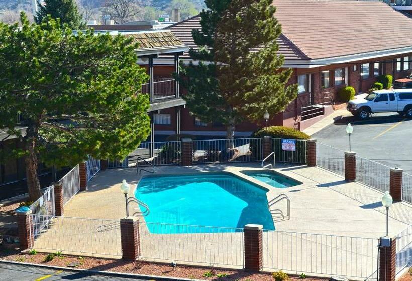 Отель Baymont By Wyndham Cedar City