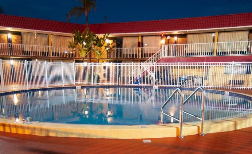 Hotel Express Inn & Suites   5 Miles From St Petersburg Clearwater Airport