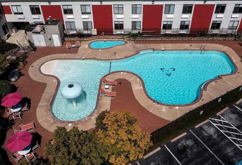 هتل Spark By Hilton Hummelstown Hershey