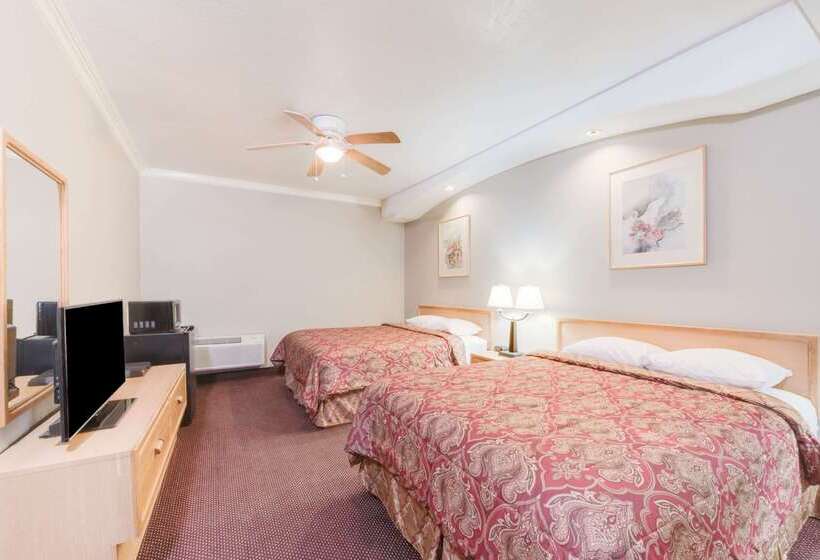 هتل Knights Inn Van Horn