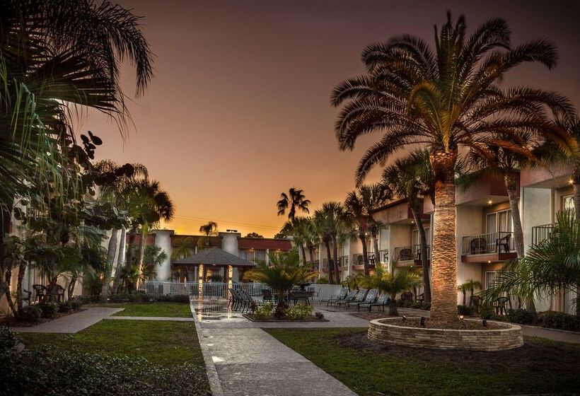 هتل La Quinta By Wyndham Clearwater Central