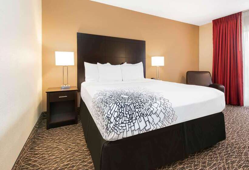 هتل La Quinta By Wyndham Clearwater Central
