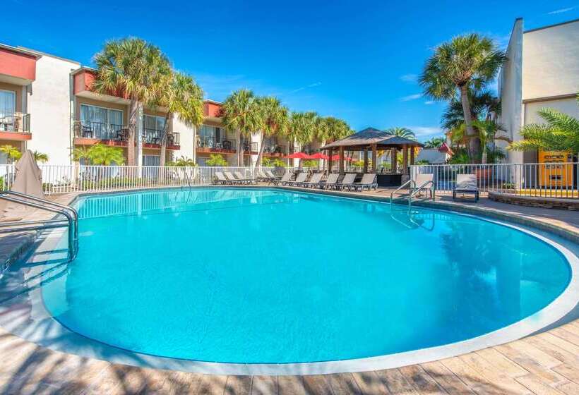 هتل La Quinta Inn By Wyndham Clearwater Central