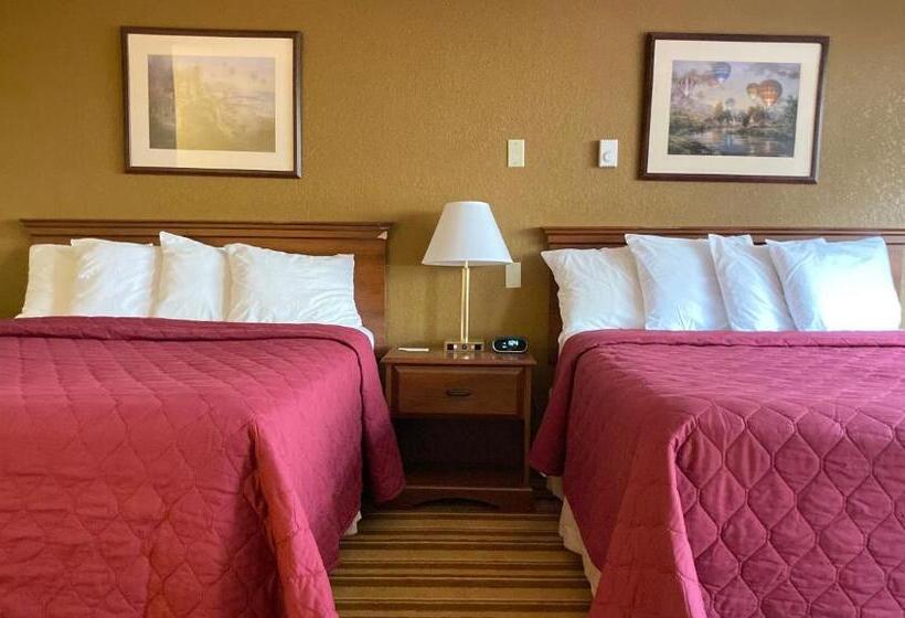 בית מלון כפרי Magnuson Copper Crown