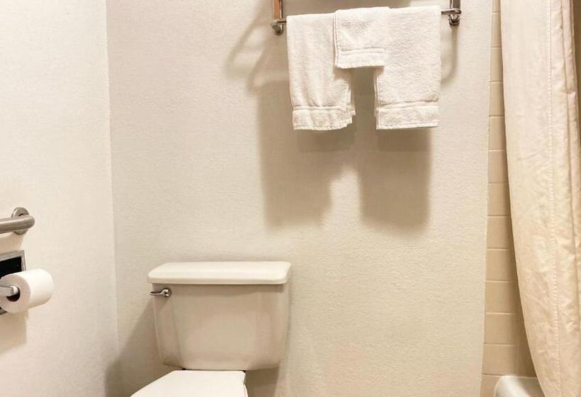 בית מלון כפרי Magnuson Copper Crown